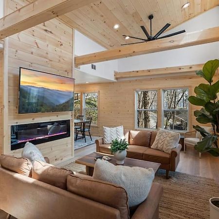 New! Modern Cabin With Two Decks, Bar & Game Room! Гатлінбург Екстер'єр фото