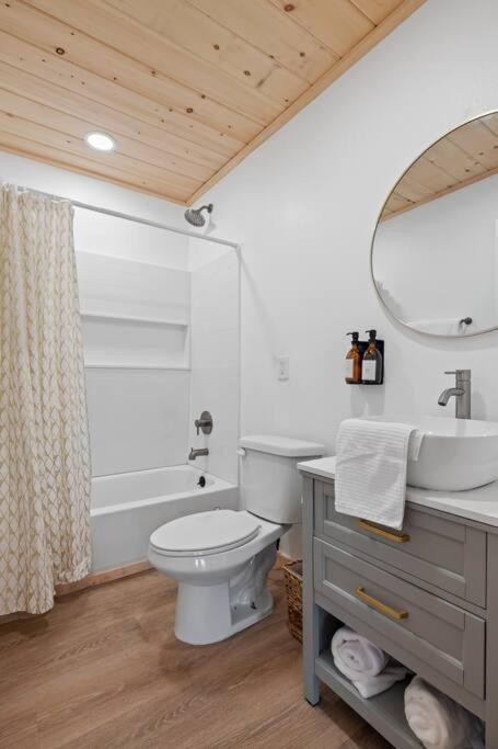 New! Modern Cabin With Two Decks, Bar & Game Room! Гатлінбург Екстер'єр фото