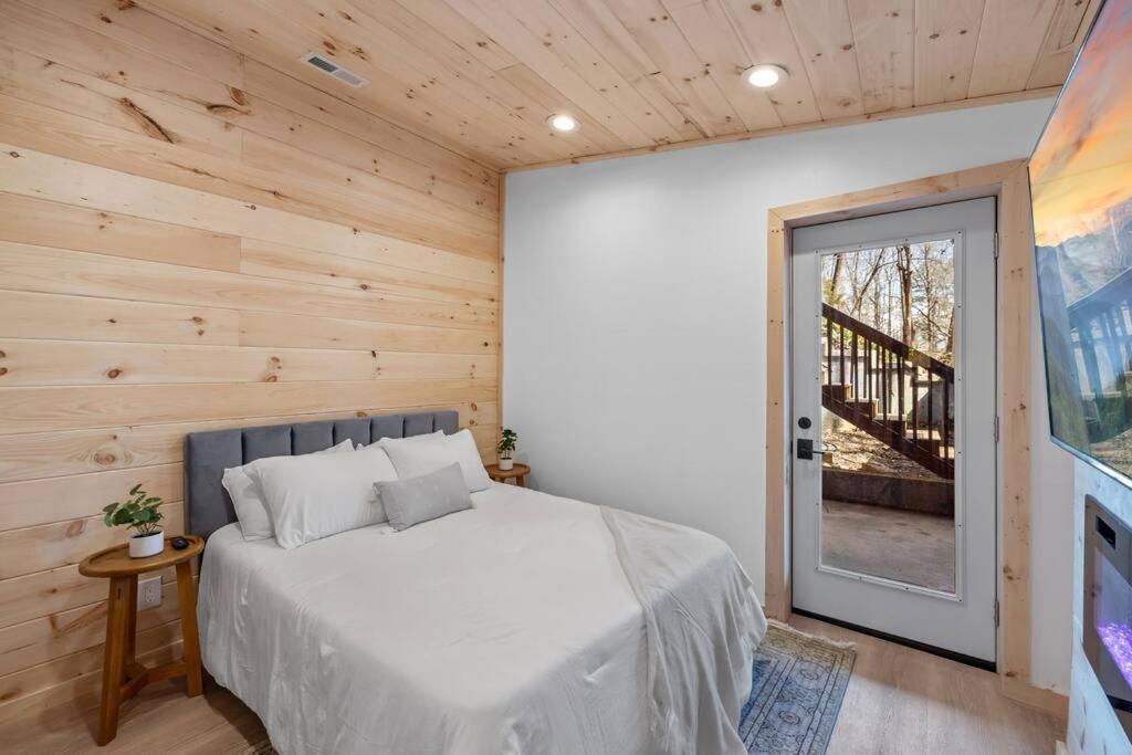 New! Modern Cabin With Two Decks, Bar & Game Room! Гатлінбург Екстер'єр фото