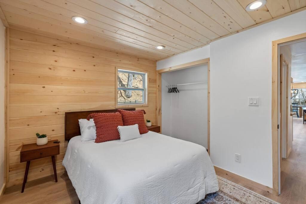 New! Modern Cabin With Two Decks, Bar & Game Room! Гатлінбург Екстер'єр фото